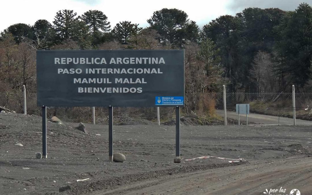 Por las Rutas del Mundo Paso Fronterizo Argentina – Chile «Mamuil Malal». También conocido como el Paso «Tromen»